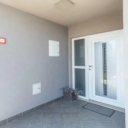 Toni & Julija Apartment *