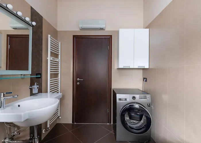 Toni & Julija פורץ