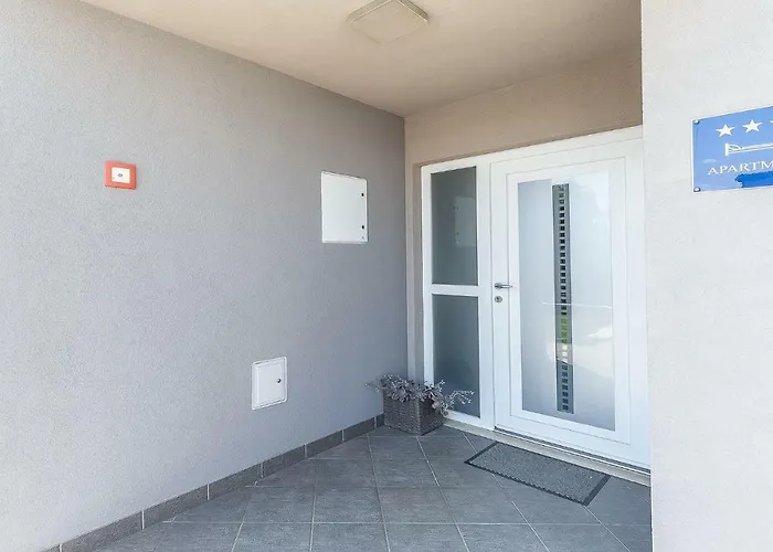 Toni & Julija דירה *