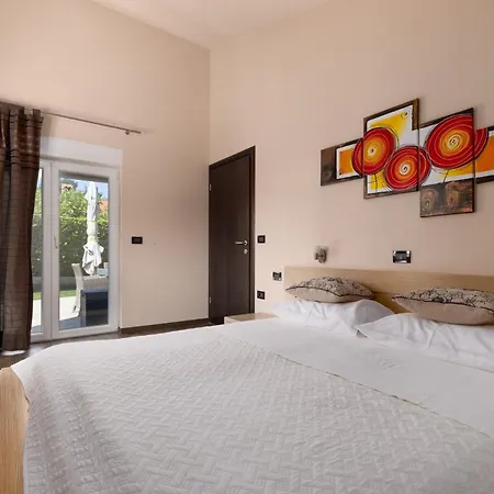 Toni & Julija Apartment *