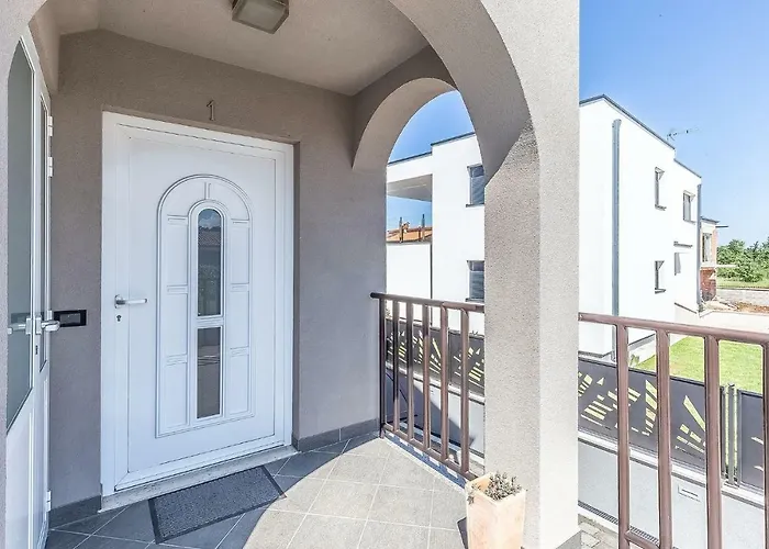 Toni & Julija * ポレッチ