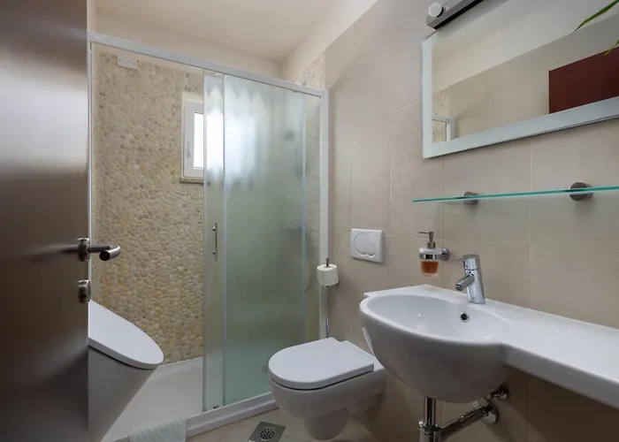 Toni & Julija شقة